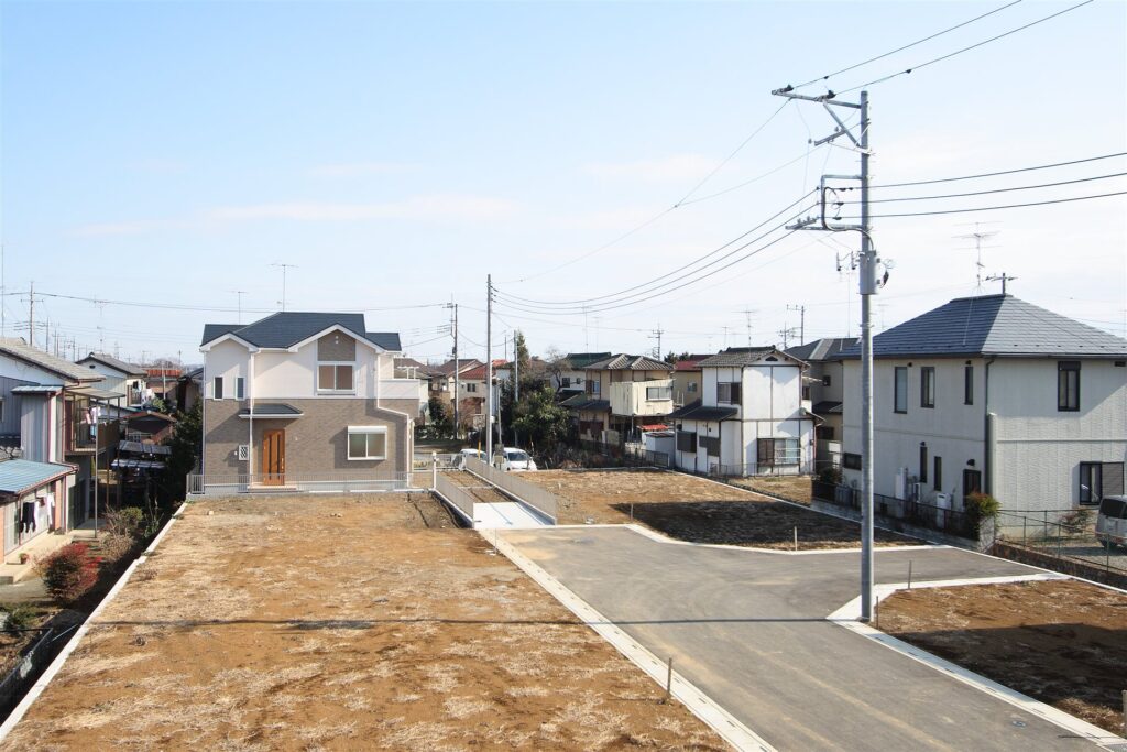 造成を終えた分譲住宅地と新しい道路